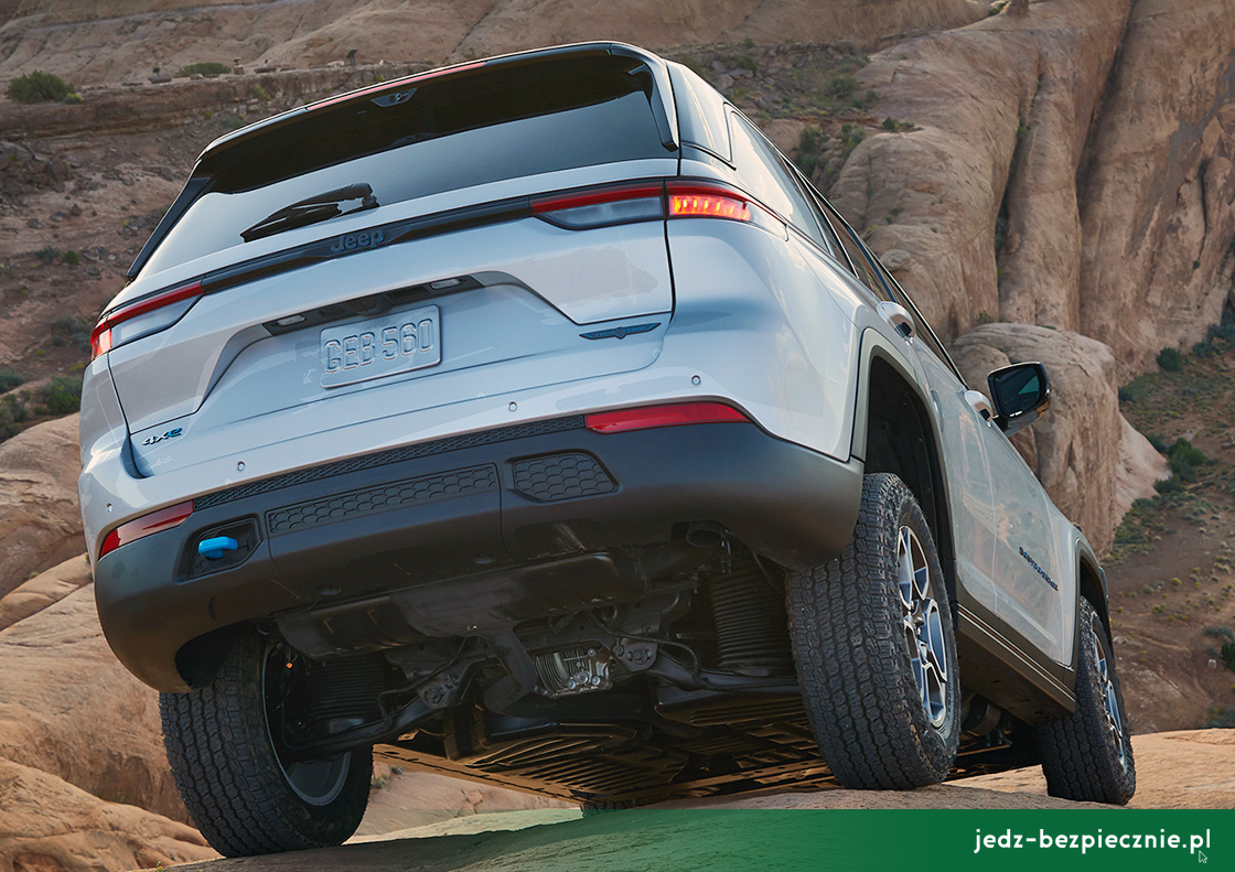 Premiera tygodnia - Jeep Grand Cherokee 4xe - tył z silnikiem elektrycznym